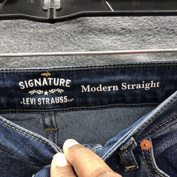 Signature Levi Strauss Womens Denim Jeans Modern Straight Size 10L Irregular - Picture 5 of 16